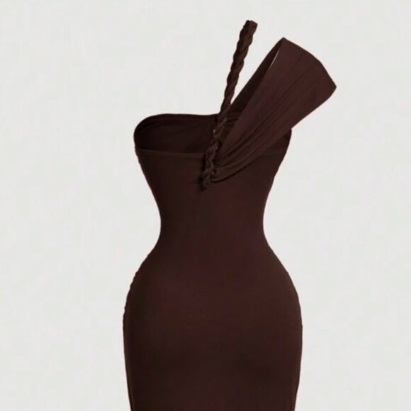 Dress/Gown - Picture 1 of 4